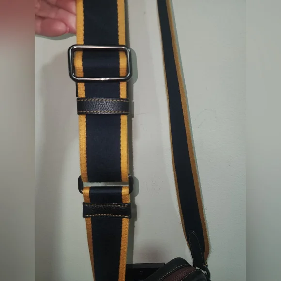 Coach Dyan 10 Horse And Carriage Crossbody Mens Bag Signature NWOT - Picture 14 of 15